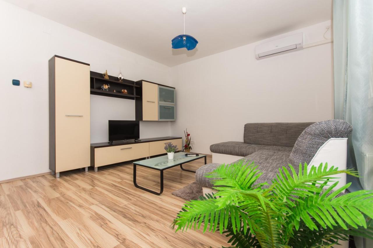 Apartments Ploka Трогир Екстериор снимка