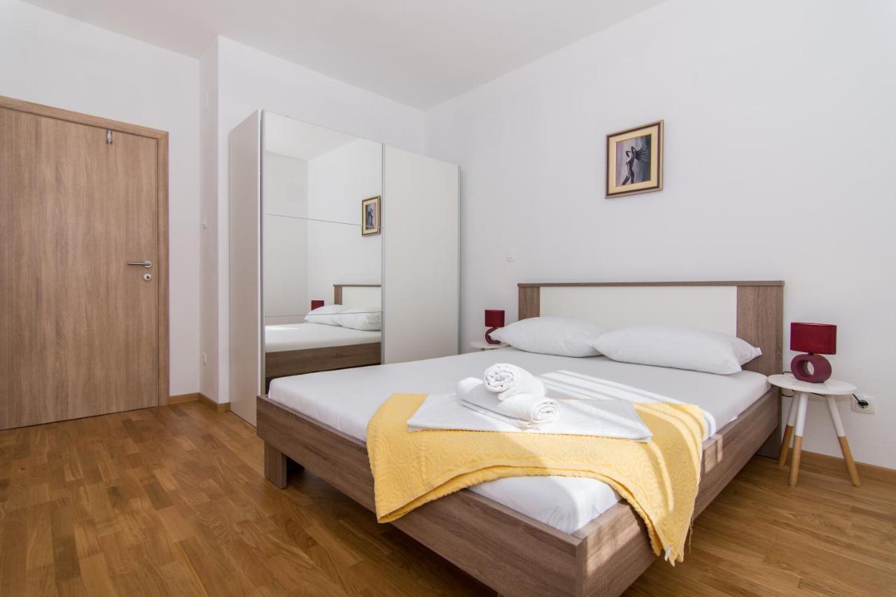 Apartments Ploka Трогир Екстериор снимка