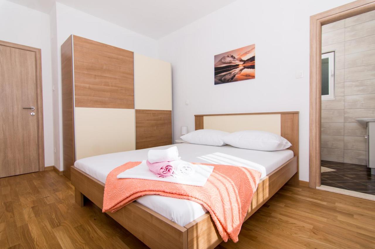 Apartments Ploka Трогир Екстериор снимка