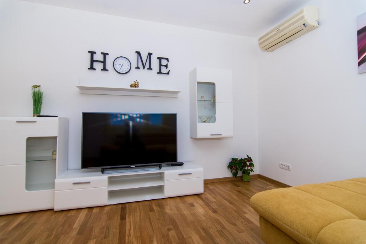 Apartments Ploka Трогир Екстериор снимка