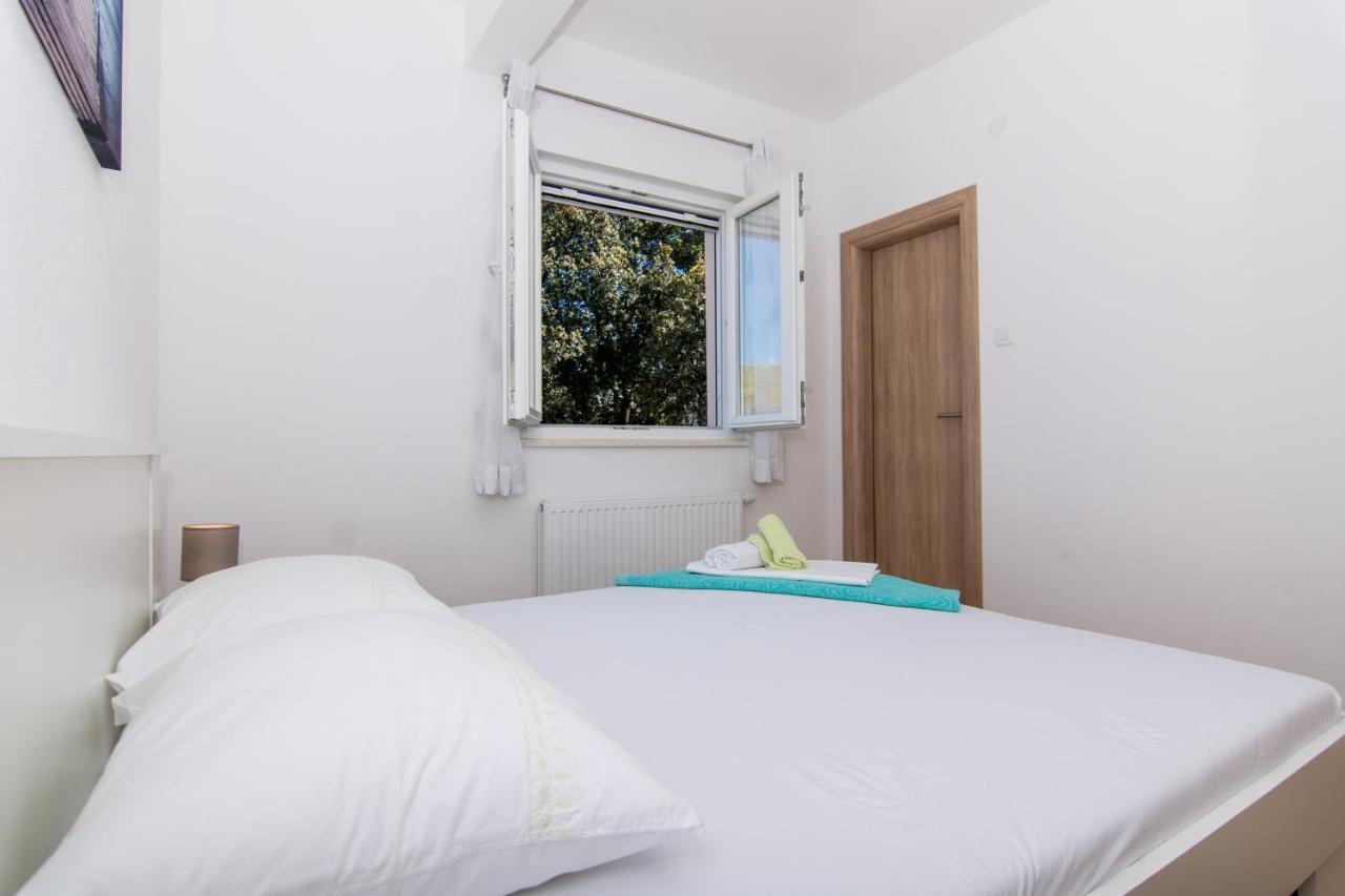 Apartments Ploka Округ Горни Екстериор снимка