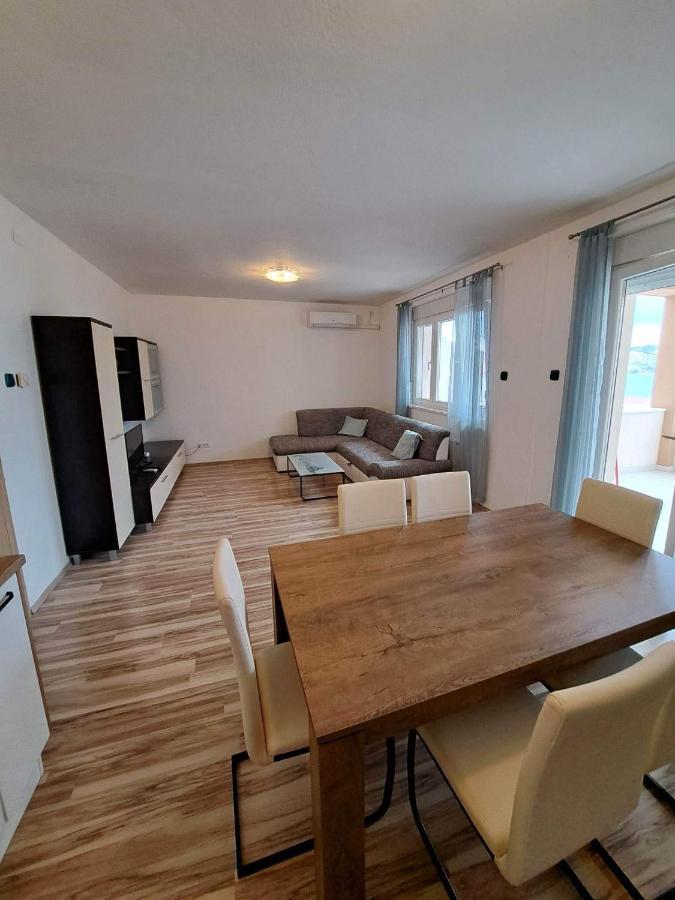 Apartments Ploka Округ Горни Екстериор снимка