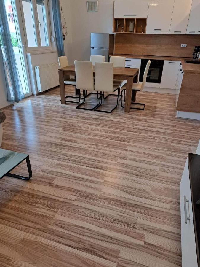 Apartments Ploka Трогир Екстериор снимка